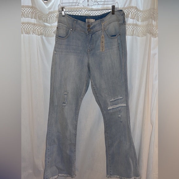 Torrid Light Wash Flare Jeans - Picture 2 of 4